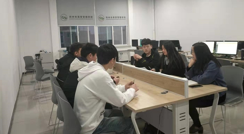 <b>郑州市商贸管理学校在全国新商科跨境电子商务技能竞赛中摘得金牌！</b>